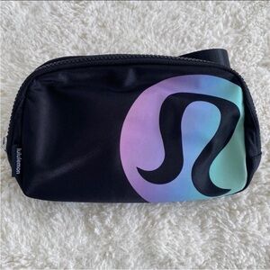 ❤️ Lululemon Black/Persian Violet Logo Everywhere Belt Bag NWT